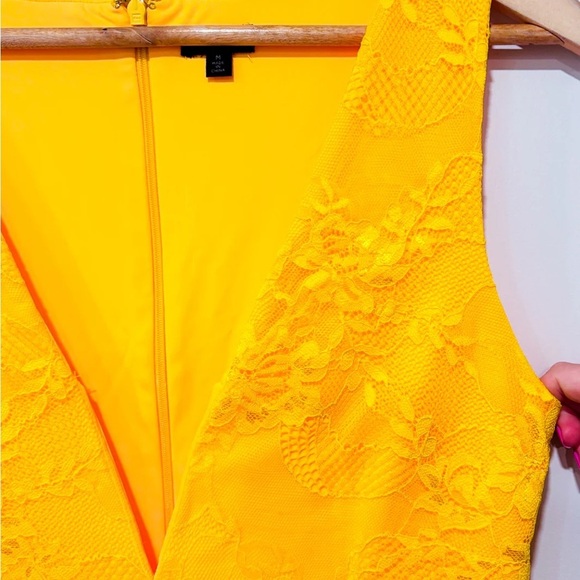 NBD Yellow lace dress - Picture 5 of 7